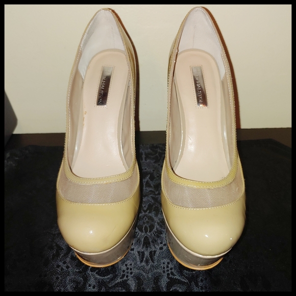 H by Halston Platform Pumps - Picture 12 of 12